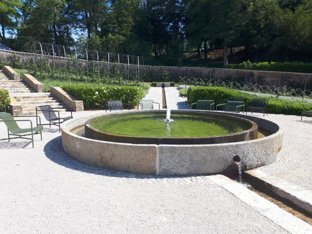 Parabola garden water feature The Newt